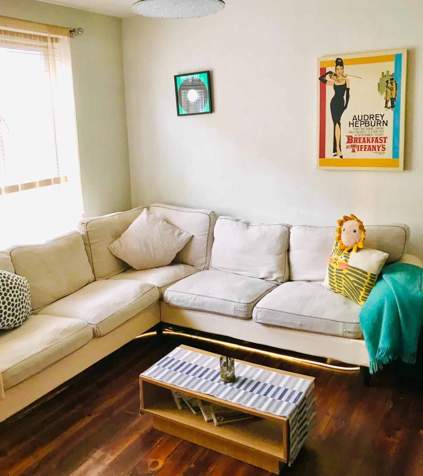 Heartwarming And Vibrant Private In Unit Apartment *